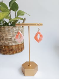 Coral Ribbon Open Diamond 