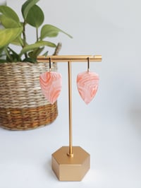Coral Ribbon Puff Daggers 