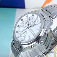 Image 4 of 2001 Seiko White Dial Quartz Racing Chronograph Wristwatch (V657-7100)