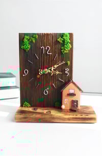 Image 1 of Gift table clock with a house made of wood
