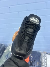 Image 4 of Kids trainers