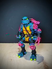 Image 2 of 001/001 UV SLASHY RESIN ART TOY