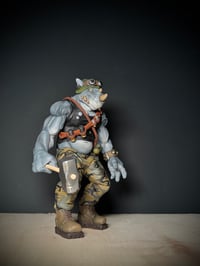 Image 2 of 001/001 CAMO STOCKREADY RESIN ART TOY