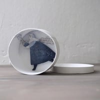 Image 1 of Box Object 'Knowledge is Flower' 木箱オブジェ「知は花なり」