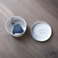 Image 4 of Box Object 'Knowledge is Flower' 木箱オブジェ「知は花なり」