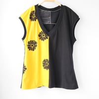 Image 1 of gold yellow black petals courtneycourtney adult size M medium capsleeve tank tee tshirt top shirt
