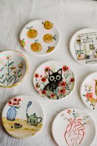 Image 2 of PLATITO/JOYERO ILUSTRADO DECORATIVO, hecho a mano.