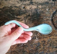 Small wavy spoon in TURQUOISE