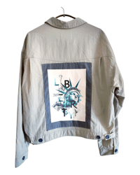 Image 3 of SOBRE CAMISA GRIS