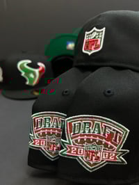 Image 3 of New Era 59Fifty Black Red Green Cinco Pack