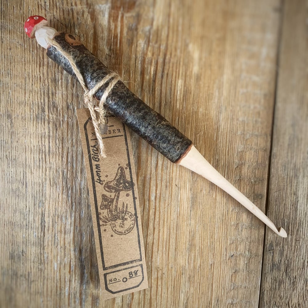 Image of 4mm hand carved crochet hooks
