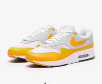Image 1 of Nike air max 1 jaune 