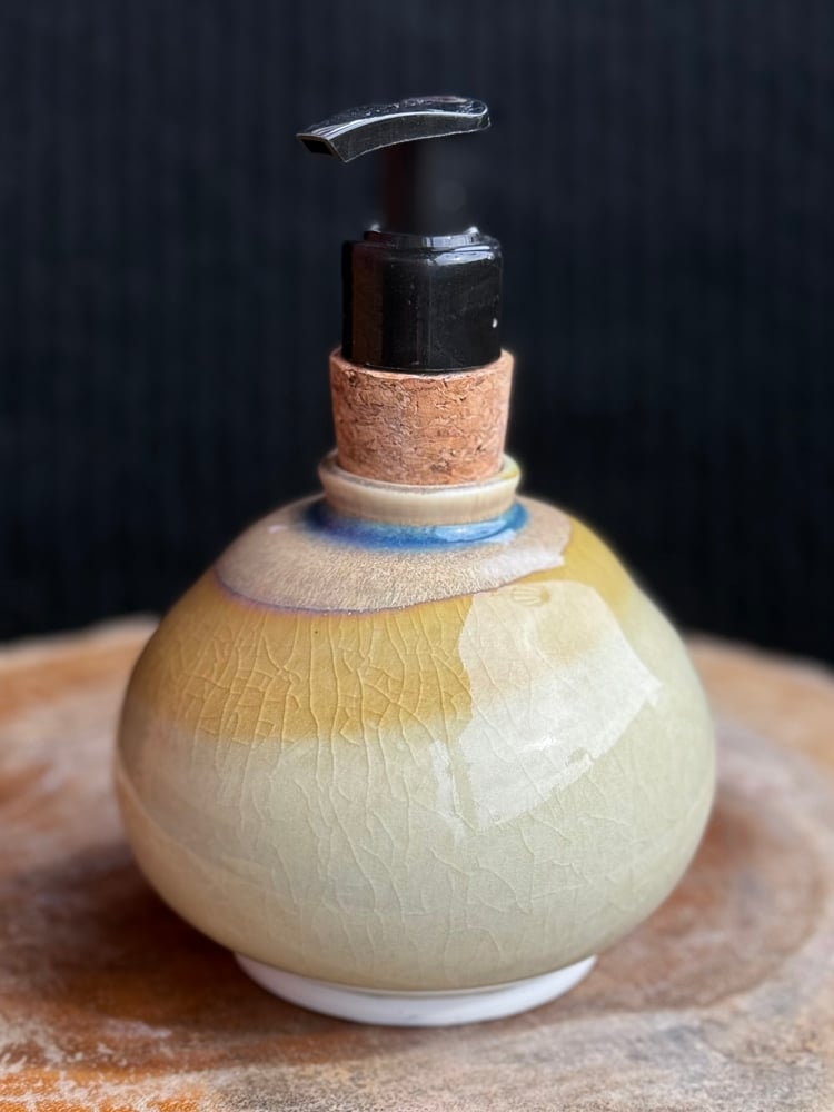 Image of SOAP BOTTLE / 007