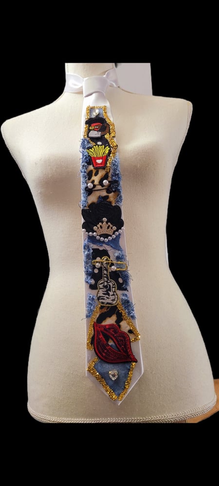Image of The Neck Diva