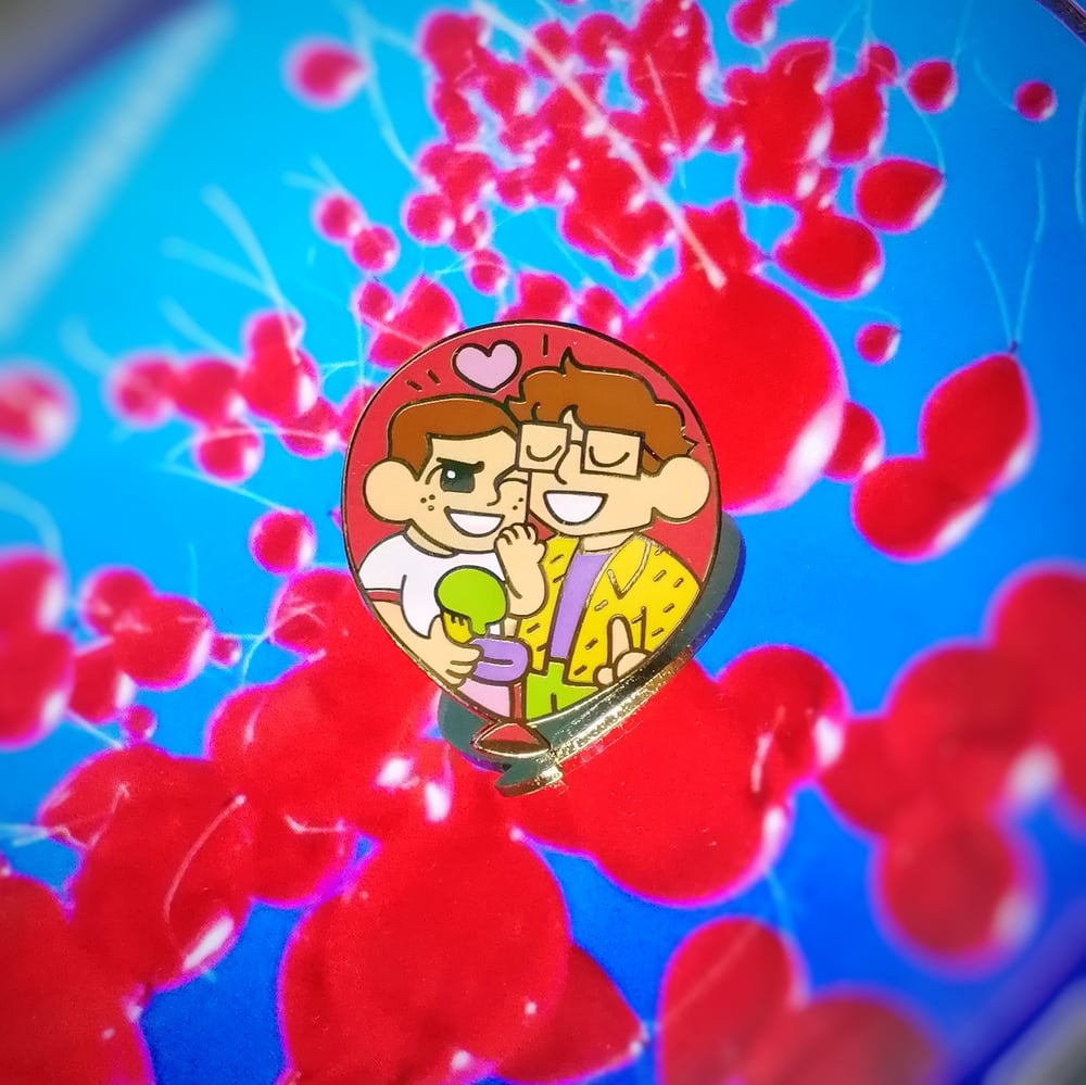 Red balloon of love (pin)