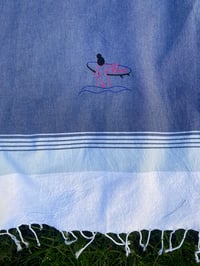 Image 5 of  PRE-COMMANDE - Fouta de plage brodée "LIBERTE" - Collab' ADOLIE