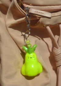 Image 5 of Leafy keychain