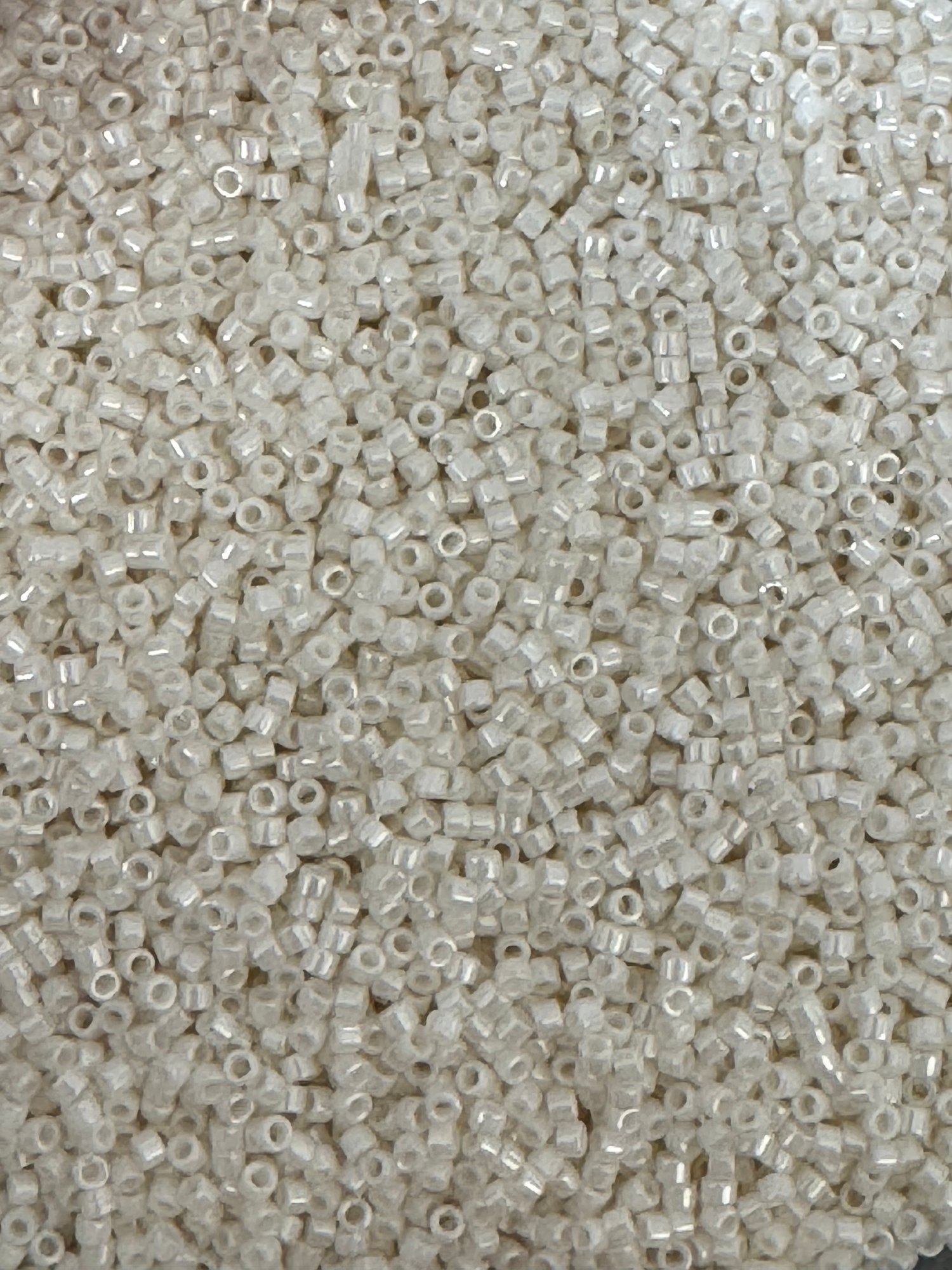 Delica Miyuki, Ceylon cream