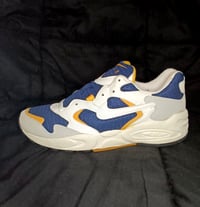 Image 2 of NIKE AIR WINDRUNNER SIZE 9.5US 43EUR