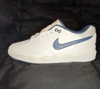 Image 2 of NIKE COURT PLUS SIZE 8.5US 42EUR 