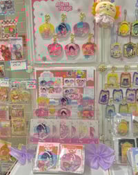 Image 2 of Alien Stage Charm