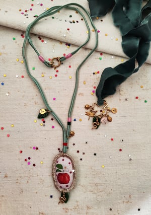 Image of Collana Conoscenza 🍎✨