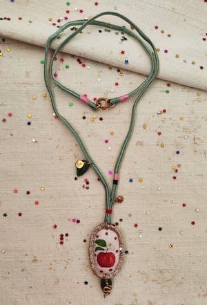 Image of Collana Conoscenza 🍎✨
