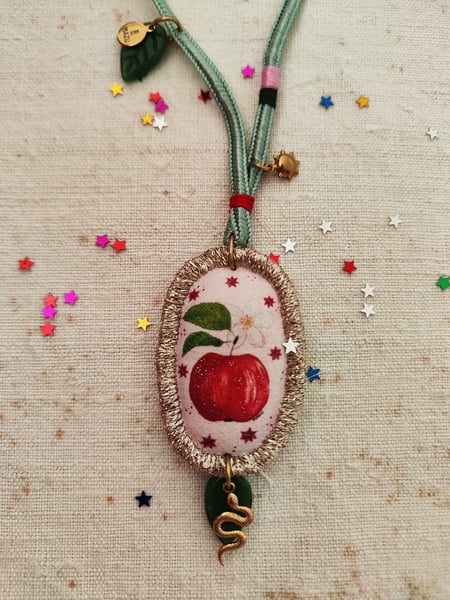 Image of Collana Conoscenza 🍎✨