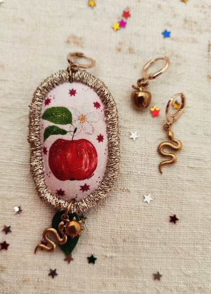 Image of Mono orecchino Conoscenza 🍎✨