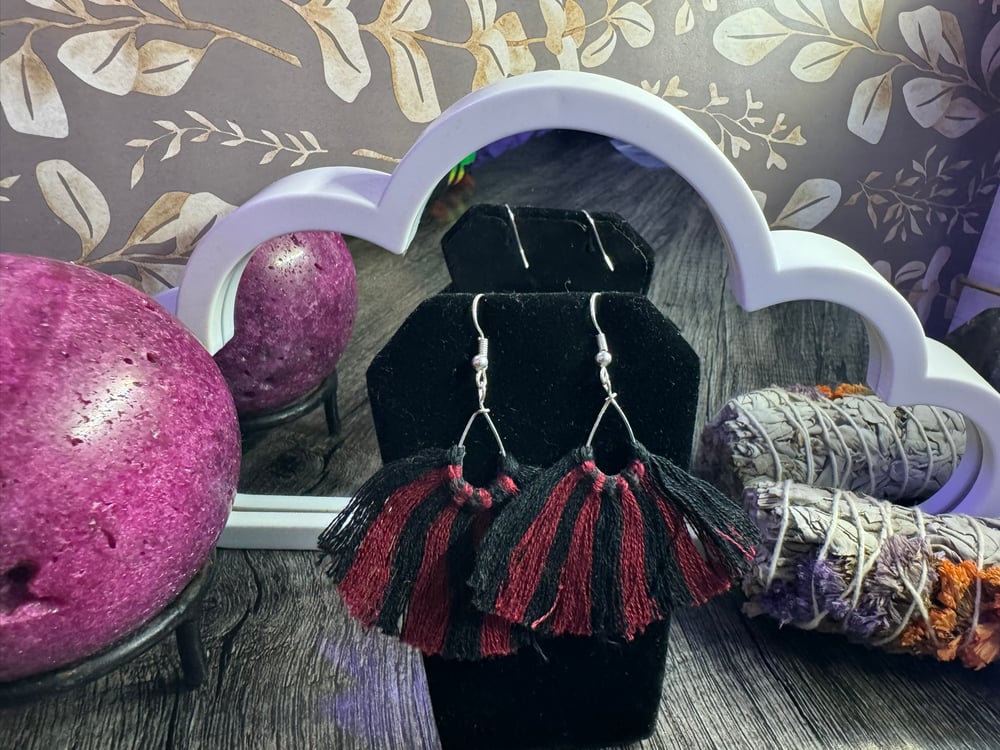 Image of Maroon and Black Macrame Earrings 