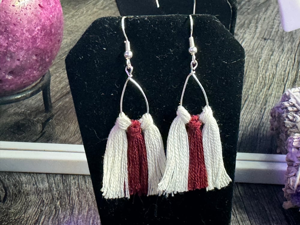 Image of White and Maroon Earrings 