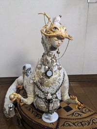 Image 5 of 白い龍女　White Dragoness