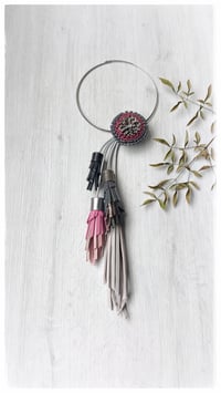 Image 7 of Collana floreale in pelle artigianale BLOOMING LONG - Assolo 40/2025 - Grace