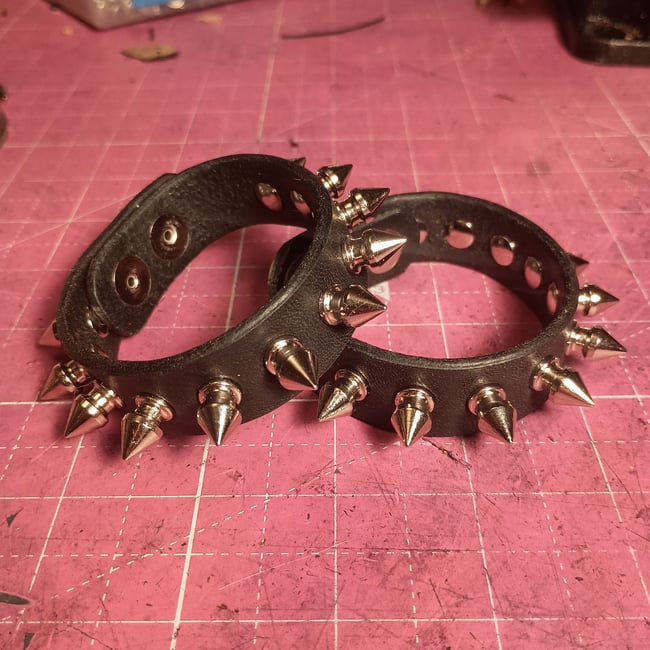 Simple Spiked Fashion Cuff