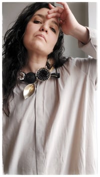 Image 4 of Collana scultura in pelle artigianale GARDEN COLLIER- Assolo 45/2025 - Esperidi II