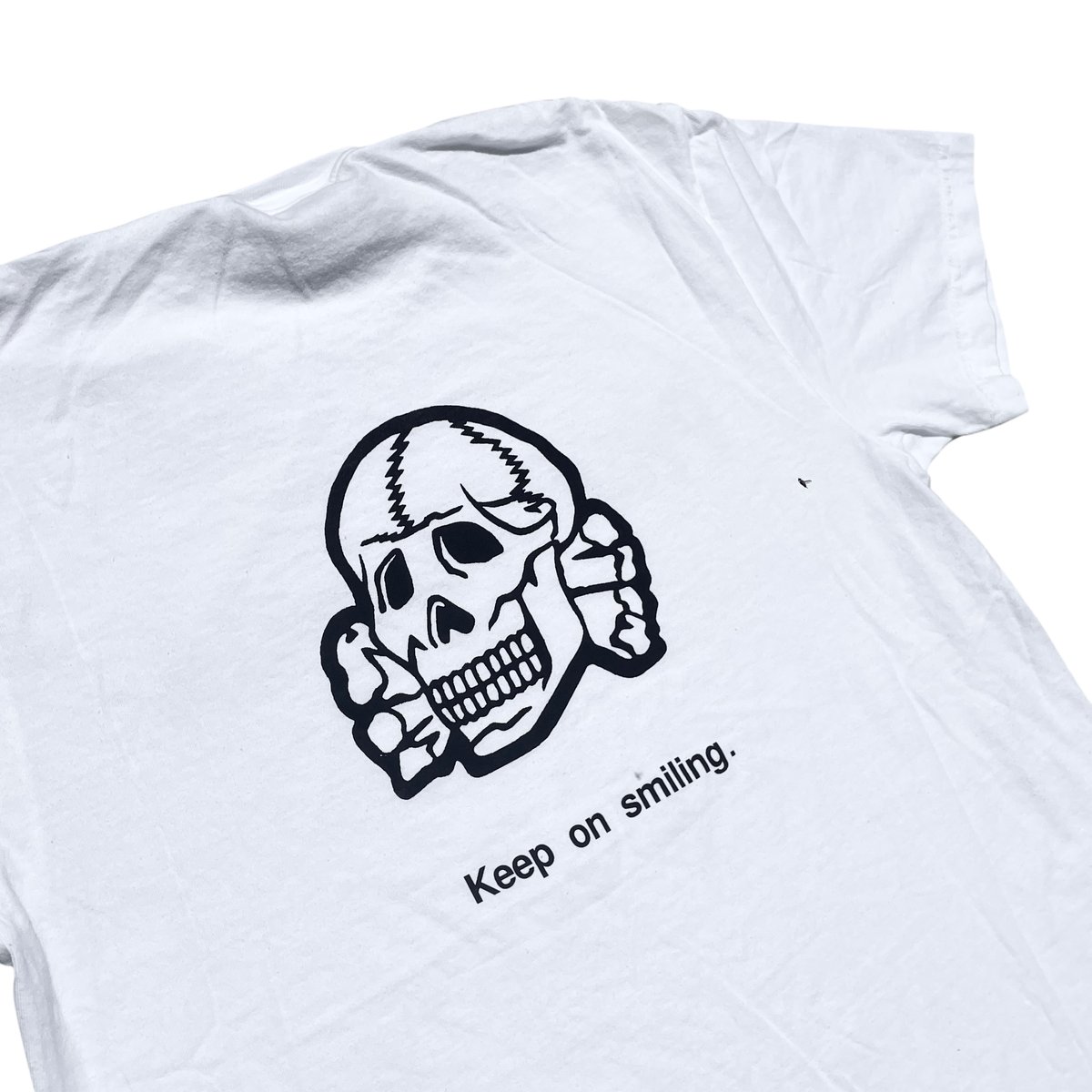 Image of KEEP ON SMILING (WHITE)