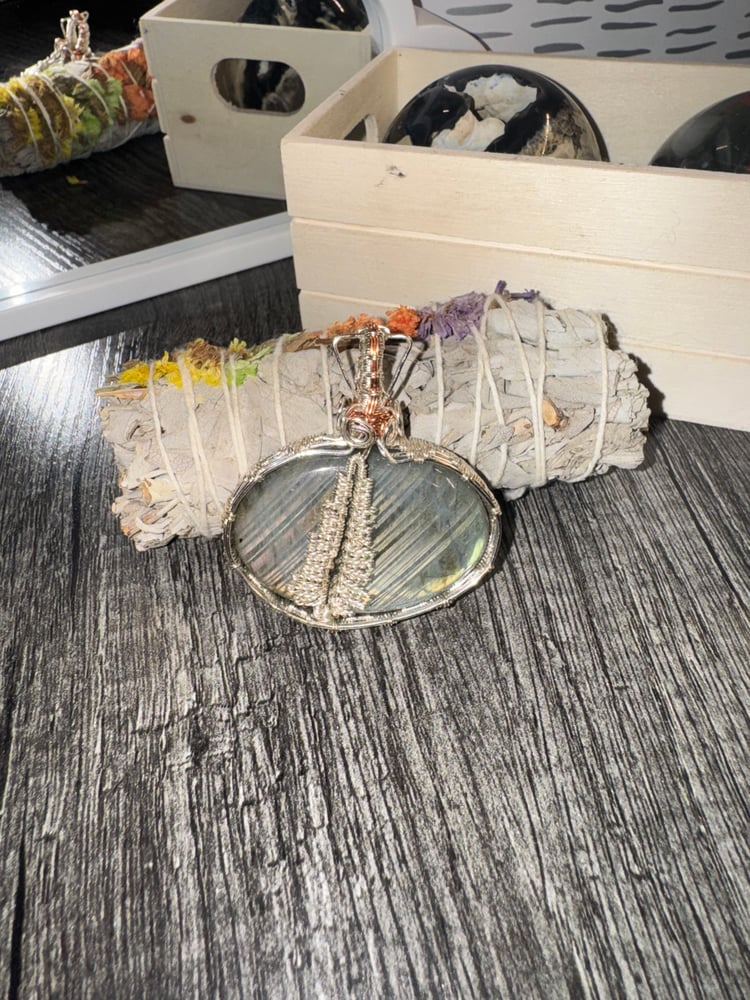 Image of Labradorite Pendant 