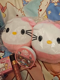 Image 4 of Hello Kitty Red Bling Suitcase Bundle 