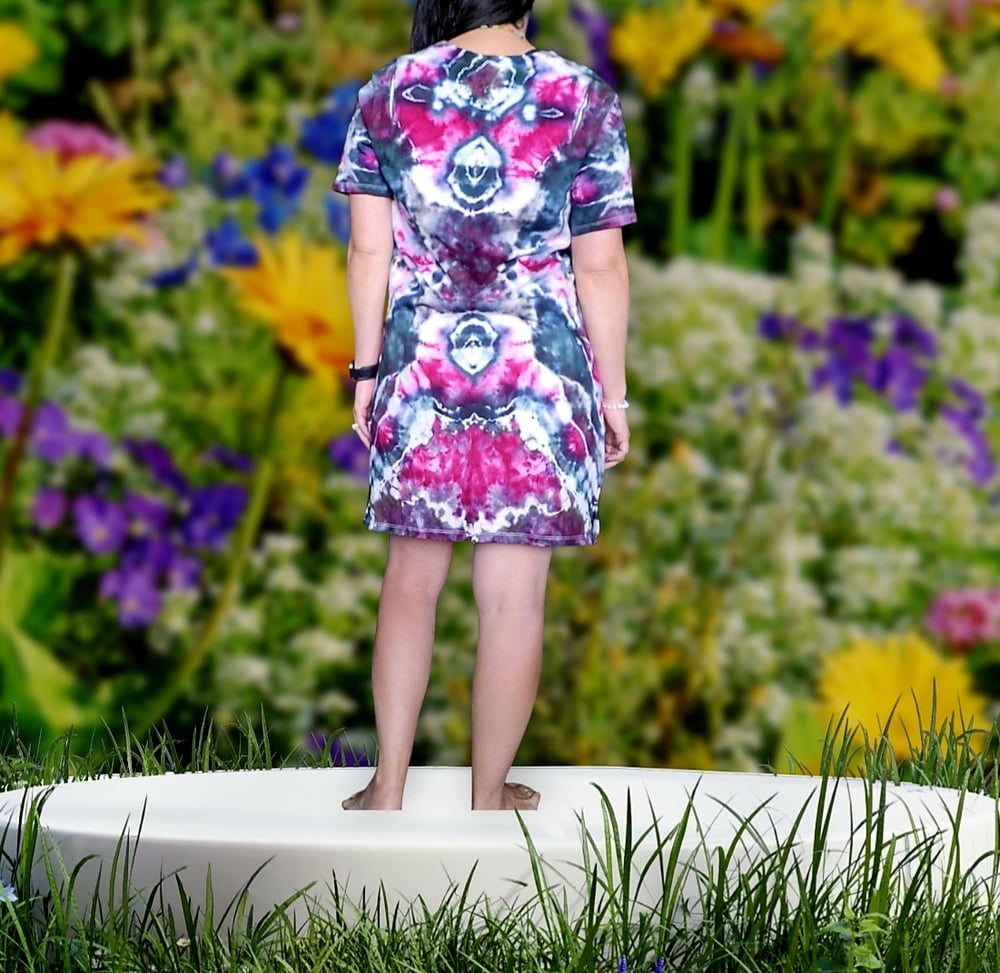 Image of Size L - Tshirt dress- Spring vibes