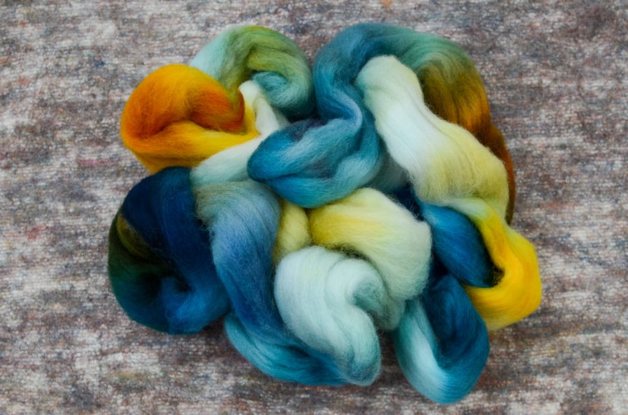 Image of "Fetching Water" Romney Spinning Fiber - 4 oz.