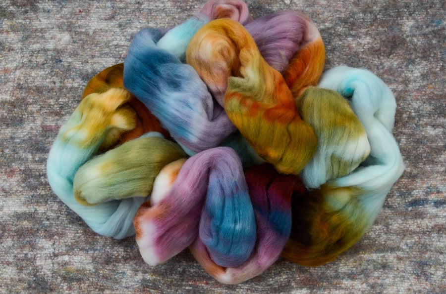 Image of "What's That Noise?" 23 Micron Targhee - 4 oz.