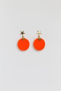 Image 2 of Orange dangly acrylic round earrings with star-shaped post