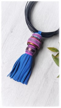 Image 6 of Collana artigianale in pelle KYOTO COLLIER - Assolo 49/2025 - "Hokkaido"
