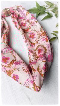 Image 10 of Collana artigianale in seta e pelle CONVERSO DUALISMO - "Bardot" 