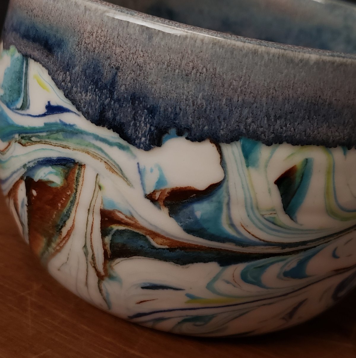 Image of 3 cup Marbled Snack Bowl with Snack Tongs 04202501