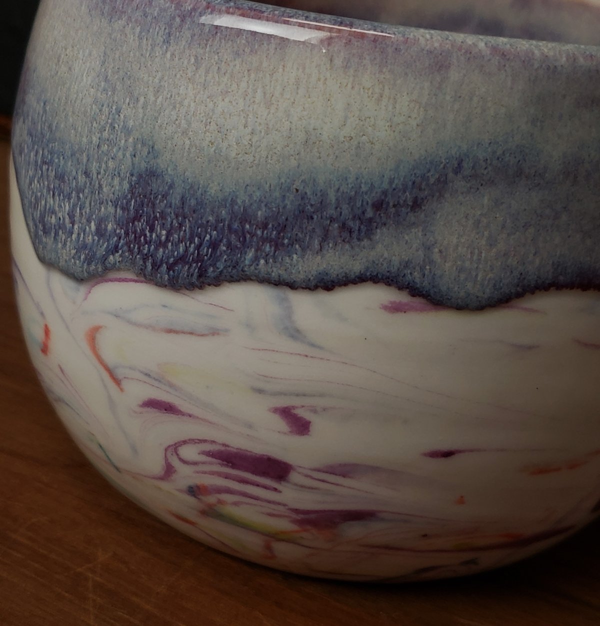 Image of 3.5 cup Marbled Snack Bowl with Snack Tongs 04202502