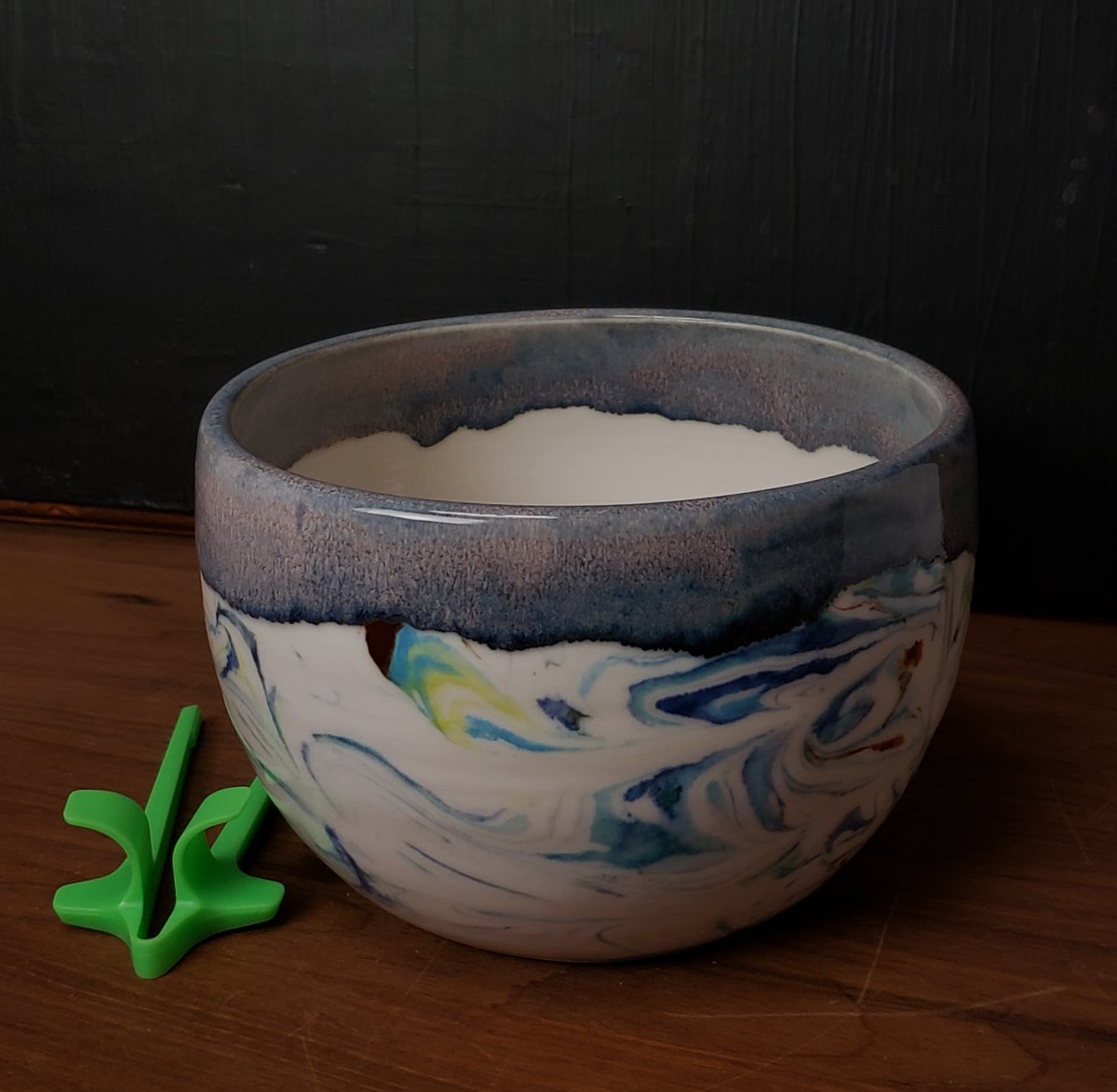 Image of 4 cup Marbled Snack Bowl with Snack Tongs 04202503