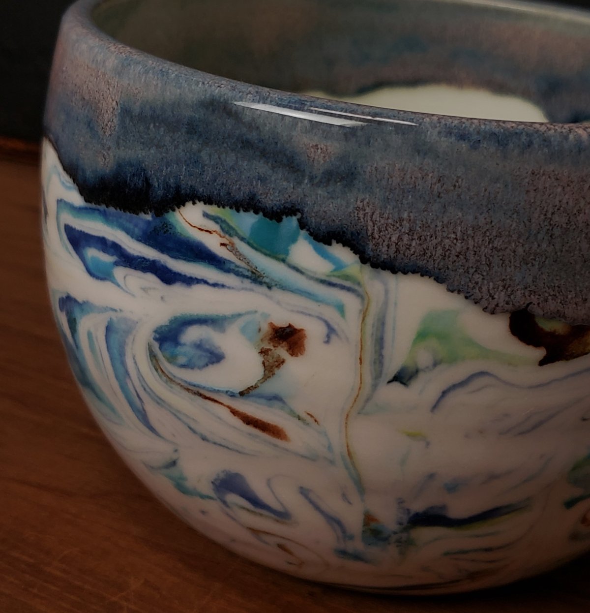 Image of 4 cup Marbled Snack Bowl with Snack Tongs 04202503