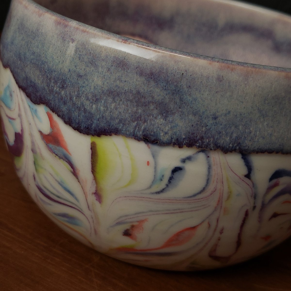 Image of 4 cup Marbled Snack Bowl with Snack Tongs 04202505