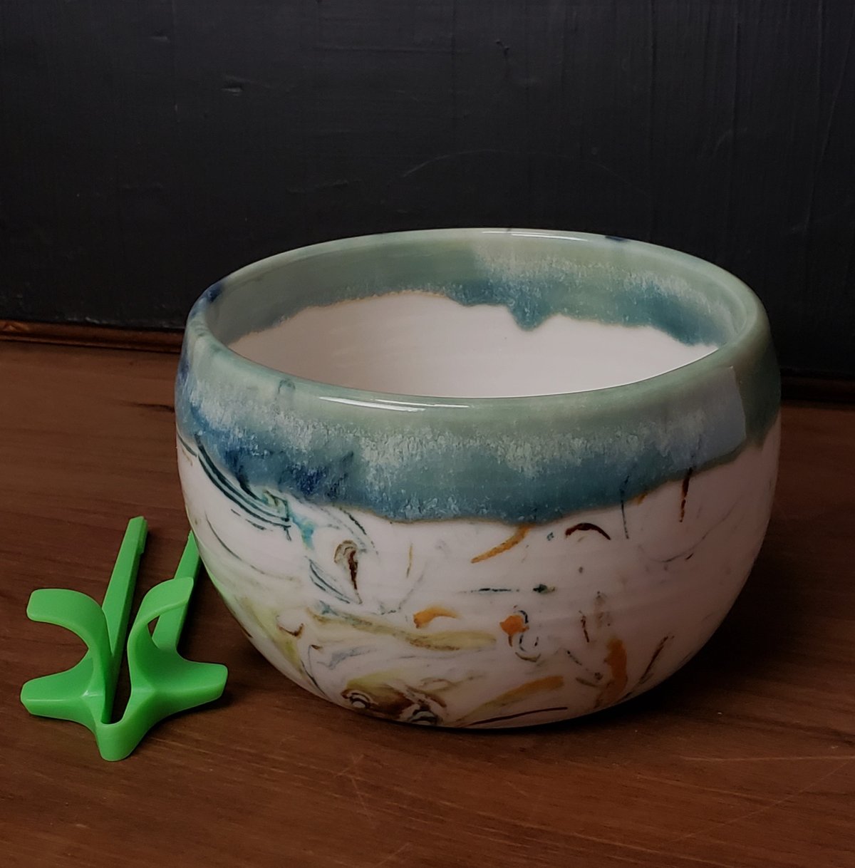 Image of 3 cup Marbled Snack Bowl with Snack Tongs 04202506